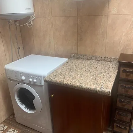 House For * 阿德耶